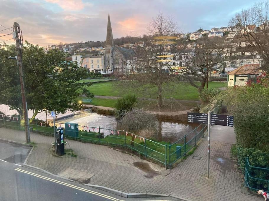 Lawn View Apartment Dawlish Bagian luar foto